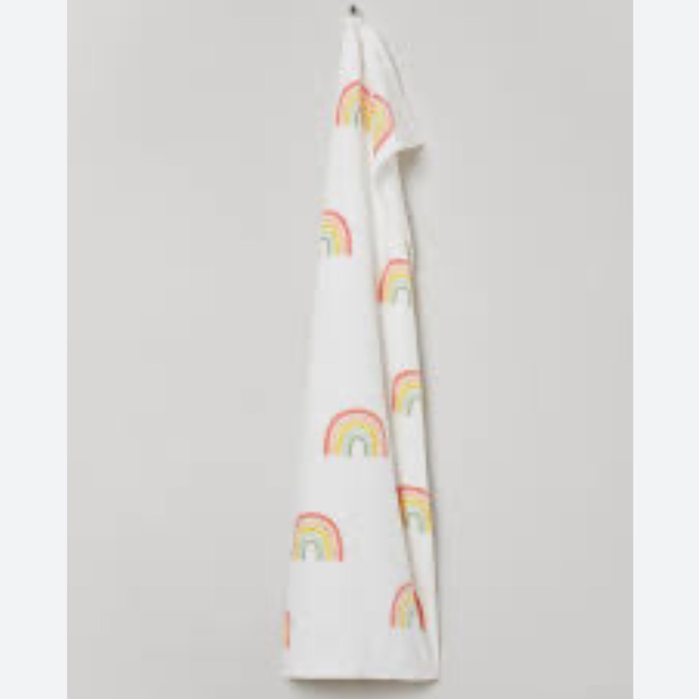 H&M patterned kids bath towel 
New without tags - never used or washed